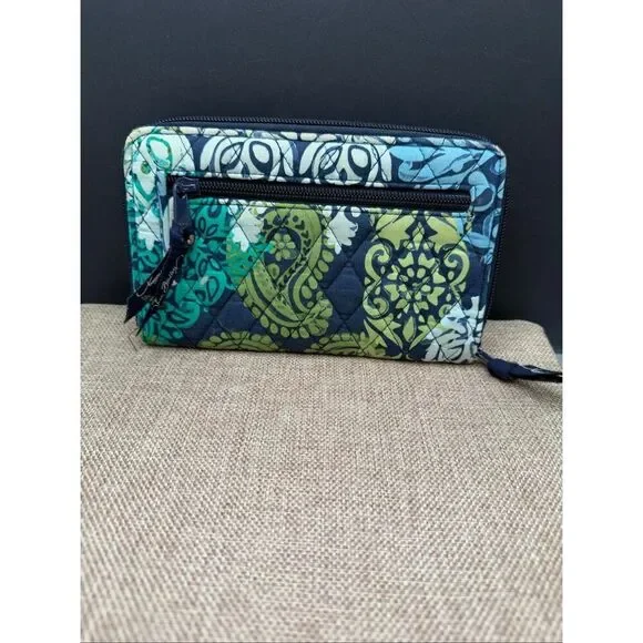 Vera Bradley Turn Key and Zip around Wallet Caribbean Sea Design - Picture 2 of 9